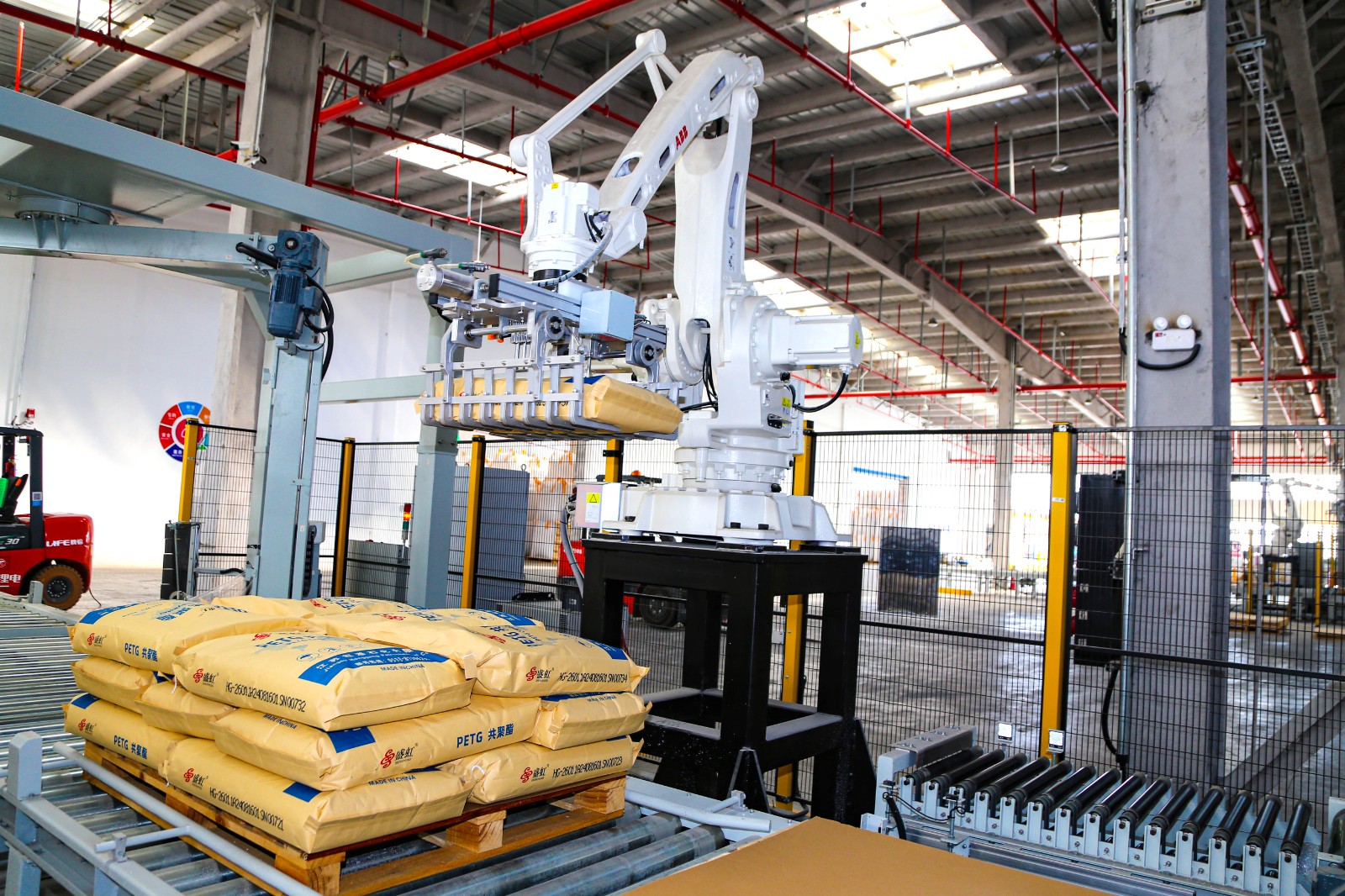 盛虹石化產業集團 從能源巨頭到縫紉日用品批發的跨界延伸